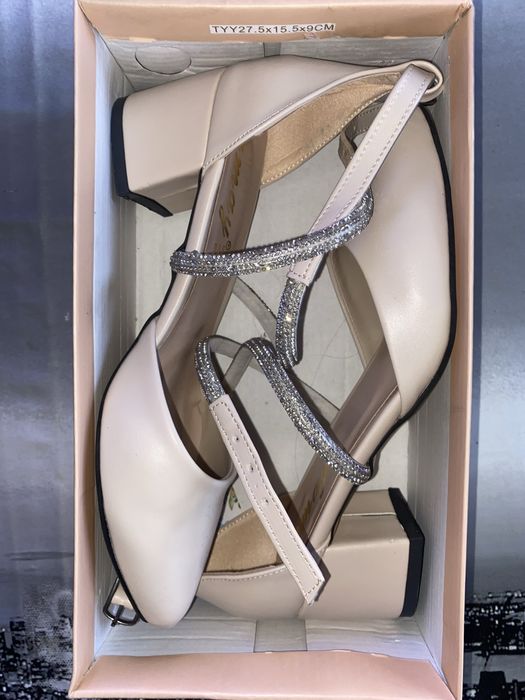 Официални обувки на ток