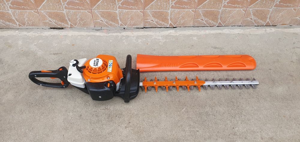 Foarfeca de tuns gard viu stihl HS 82r.