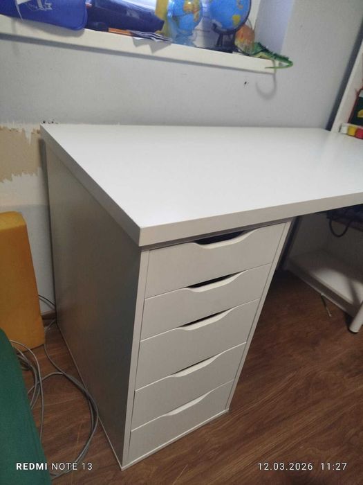 Бюро бяло   Ikea