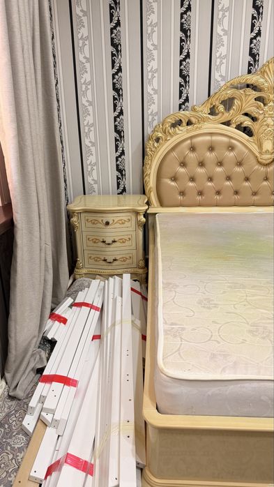 Спальный гарнитур