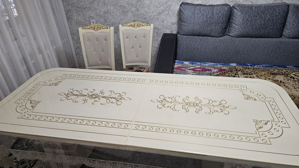 Продаётся стол МДФ с итальянской краской