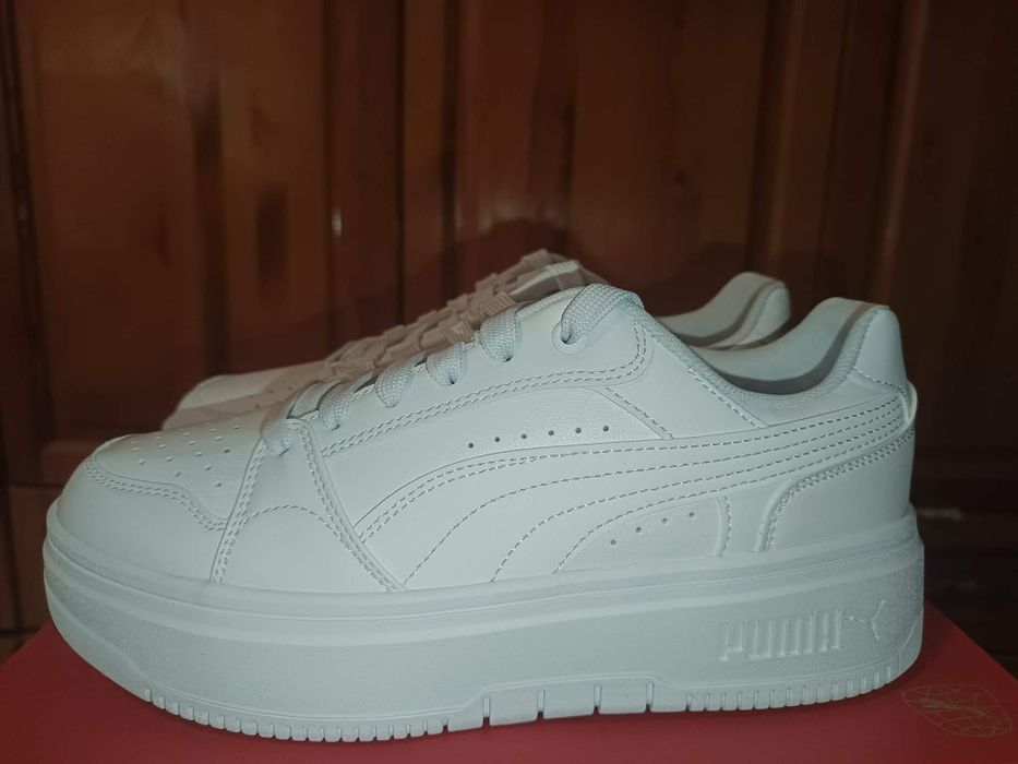 Чисто нови бели обувки:Puma ,размер:39 (С възможност за договаряне за отстъпка)