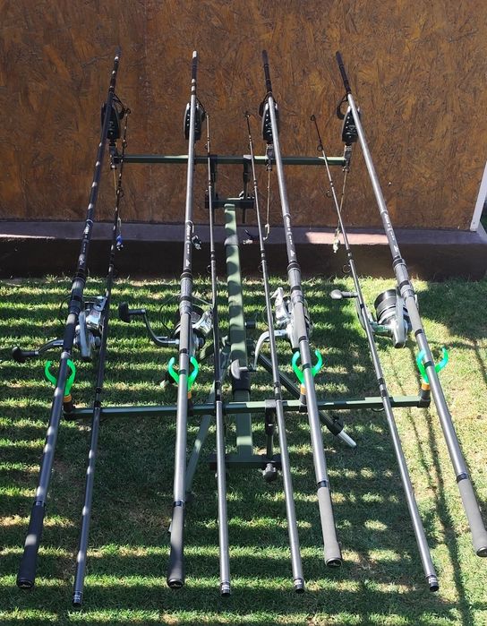 Set Pescuit, 4 Lansete 3,90m+4 Mulinete Crap 8000+Rod Pod Echipat