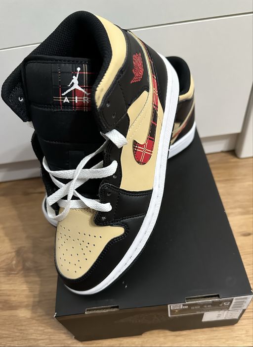 Jordan 1 Mid Tartan Swoosh