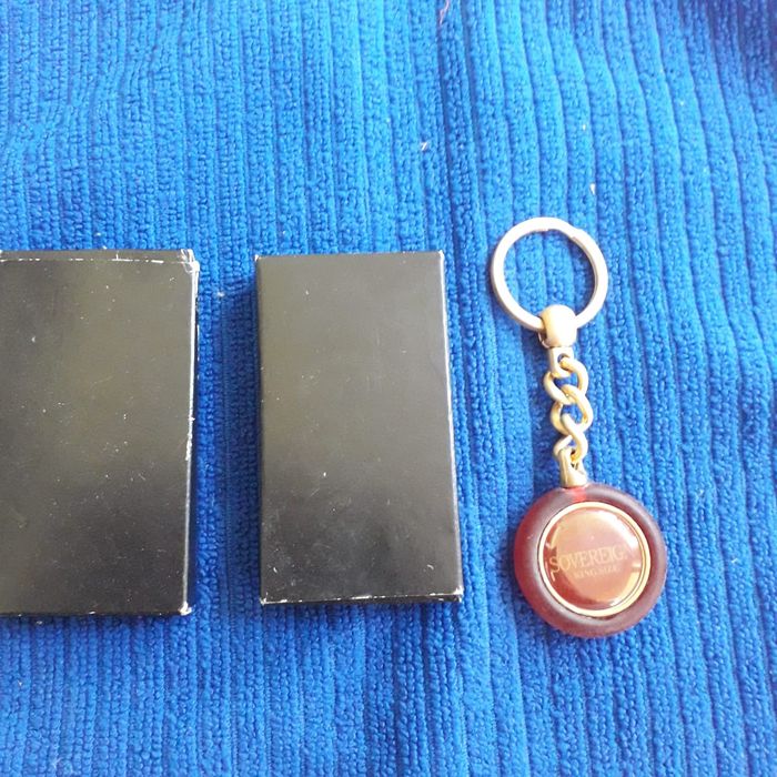 Брелок для ключей для машины ,квартиры и прочих фирма Soweren