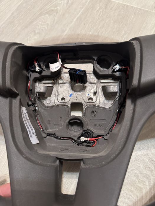 Продам руль на кобальт