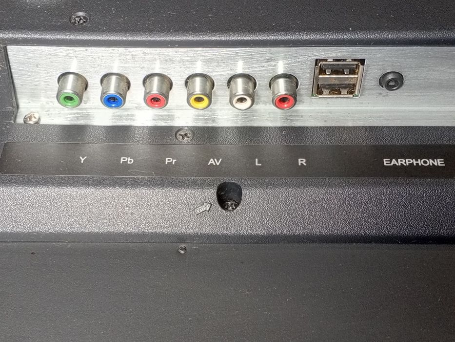 продам телевизор 40" LED TV