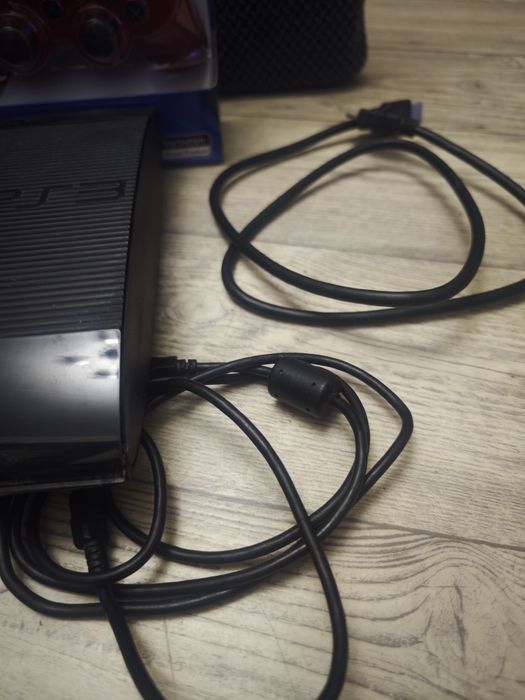 Продам PS 3  в хорошем состоянии