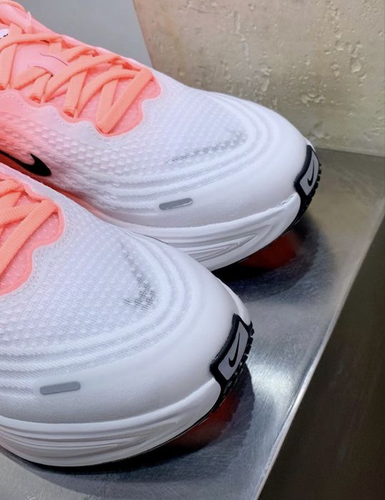 Нови дамски маратонки Nike Zoom Vomero Plus white orange