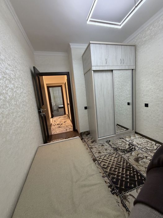 Сергели 5А 3 хона срочно ижарага берилади