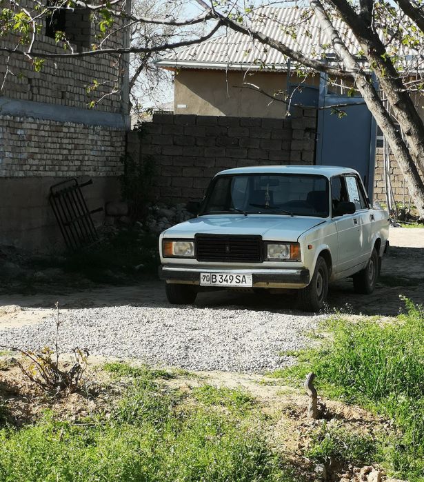 Vaz 2107 85yil 65talik metani bor