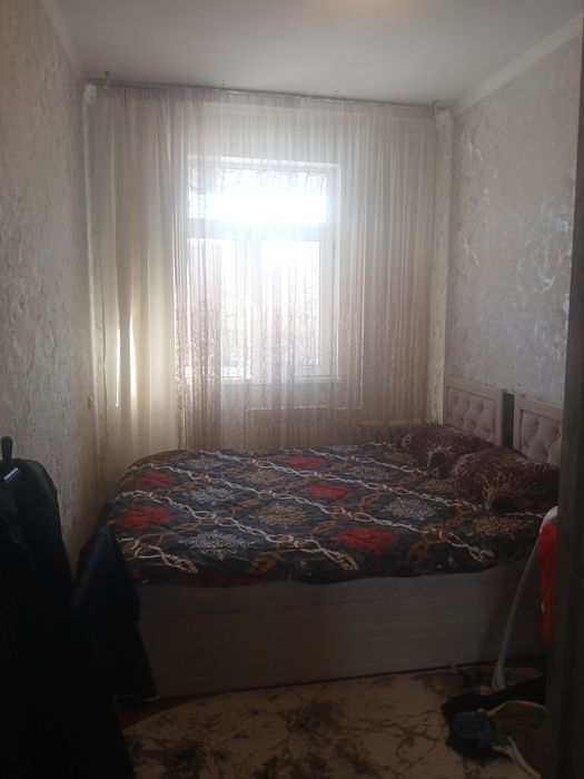 Uy sotiladi srochna!!!