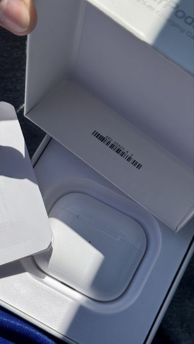 Apple AirPods 3 (Gen 3)