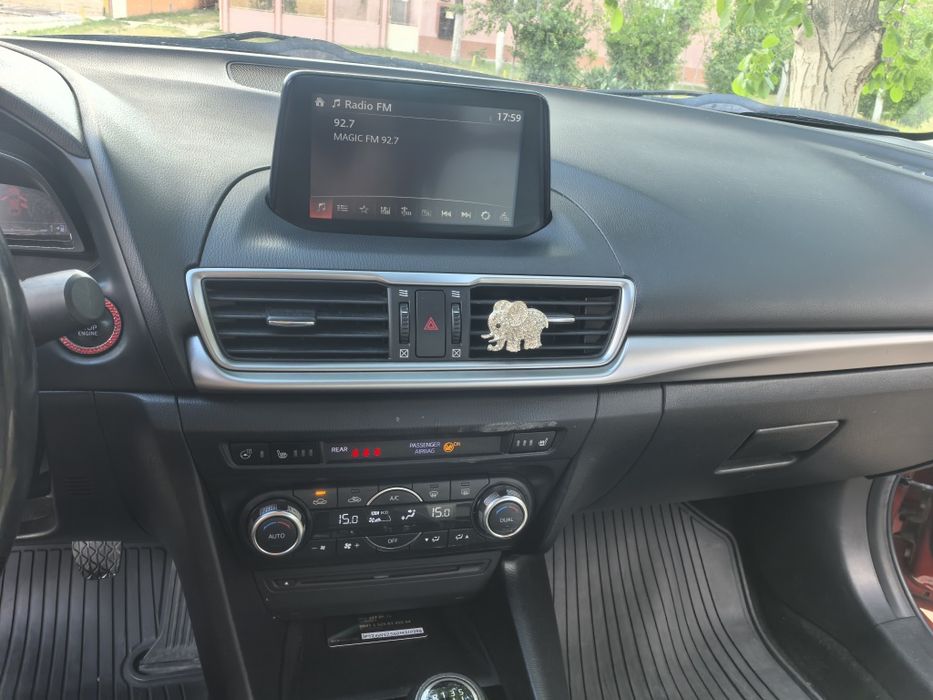 Vand Mazda 3 sedan