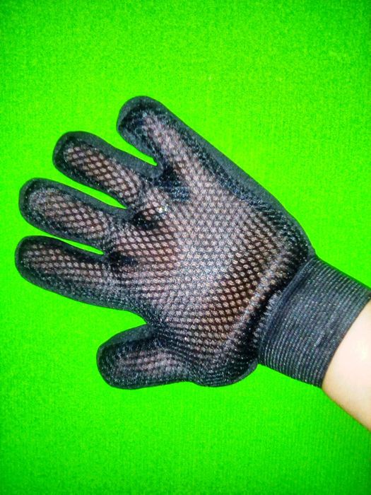 Перчатка для вычесывание кошек и собак