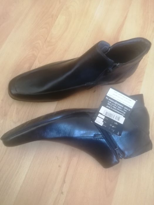 Нови  обувки, номер 41.и 44 номер