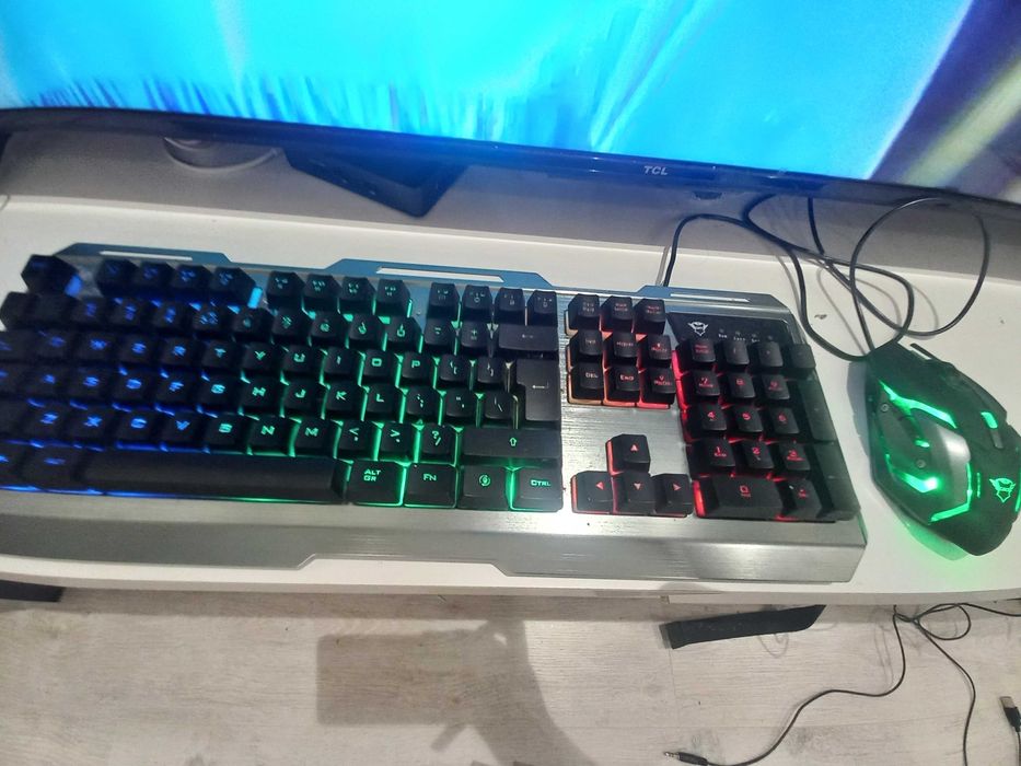 Геймарска клавиатура и мишка с кутия RGB (марката е GXT)