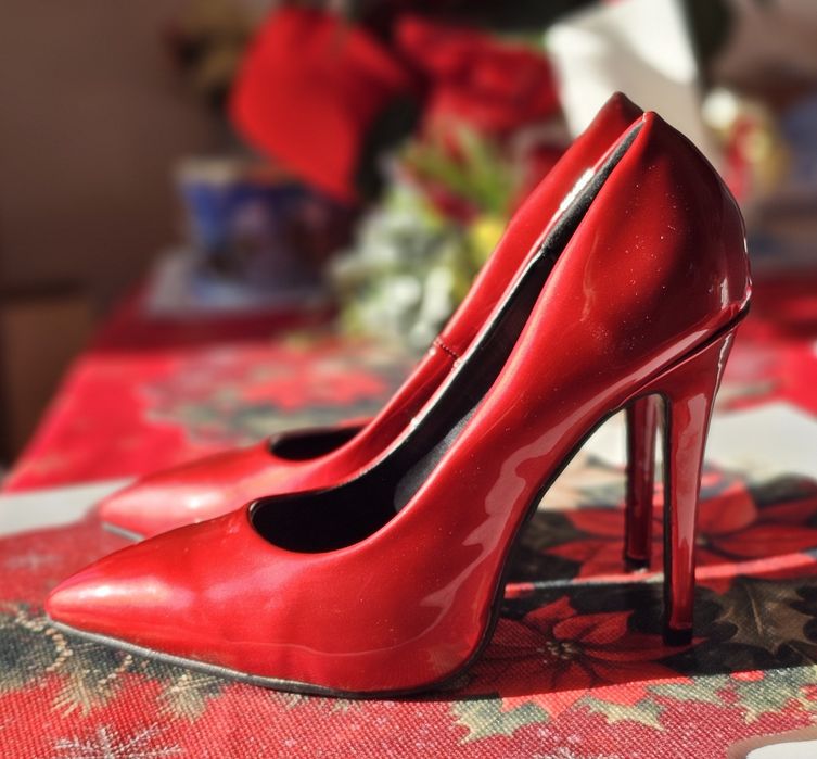 Дамски лачени обувки, 11 см ток