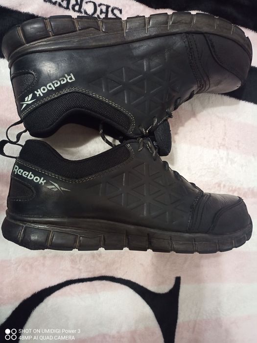 Reebok-работни обувки с бомбе 42 номер