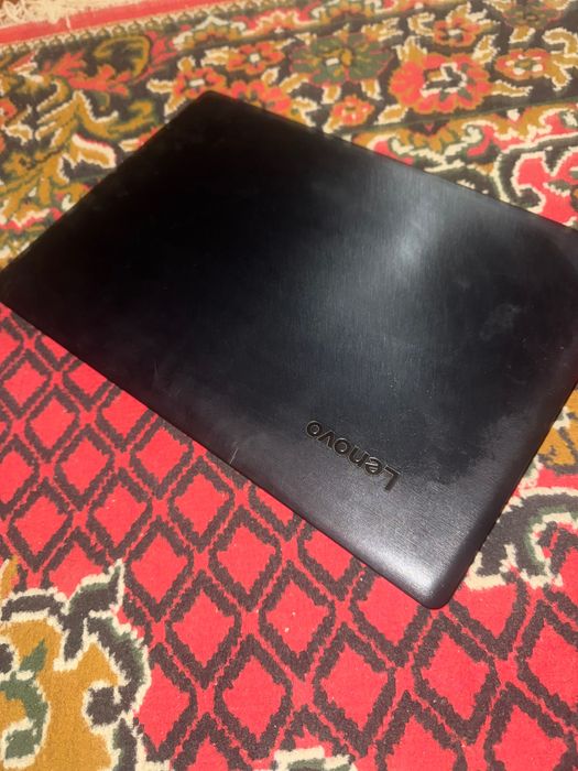 Lenovo notebook, holati bu , arzon berib yuboriladi