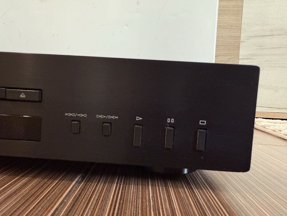 Yamaha CD-S300 player