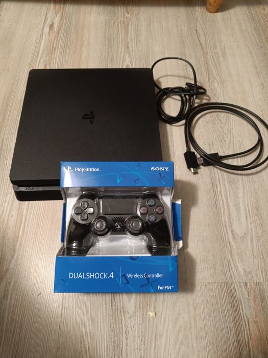 Playstation 4 - ps4 игрална конзола със оригинален джойстик