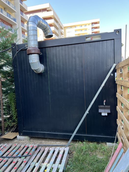 Container Fast Food/ 4000€ doar cu hota+ motor si aerul conditionat.
