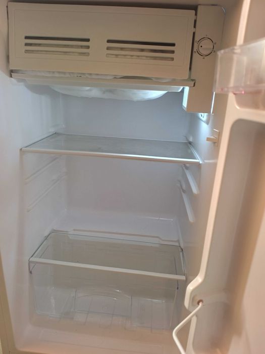 Vând frigider albatros FA11N