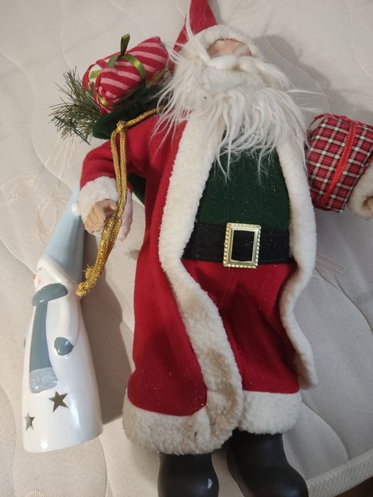 Игрушки под ёлку