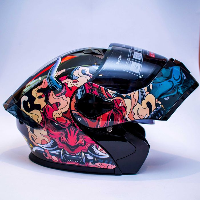 Модуларна / отваряема каска за мотор , скутер , пистов , Размер L56-58