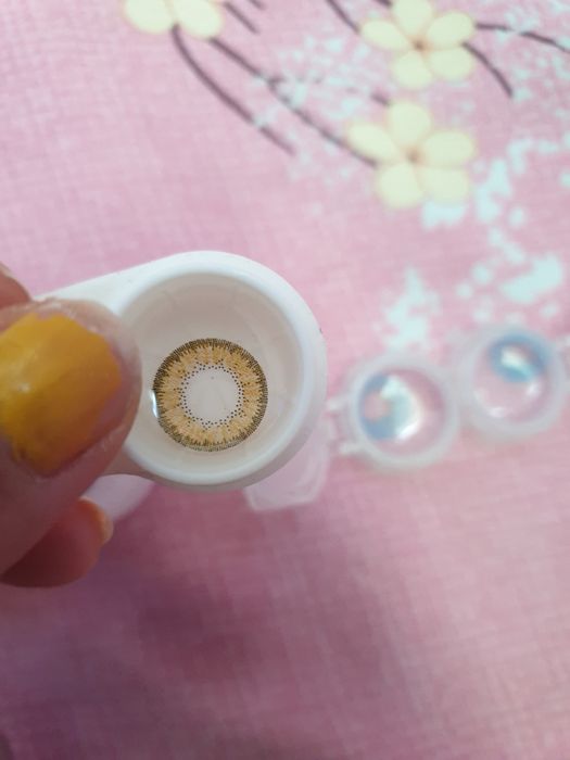 Продам контактные линзы