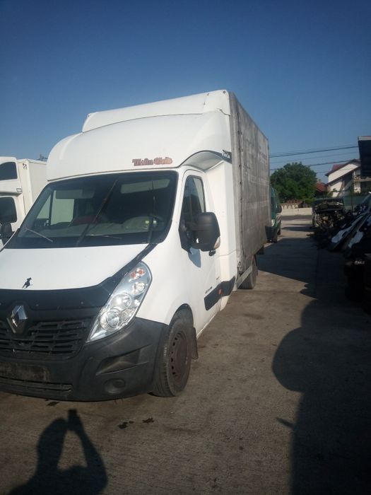 Dezmembrez Renault Master 2017