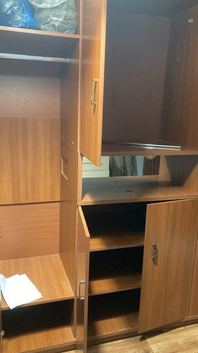 Продам шкаф и комод с зеркалом