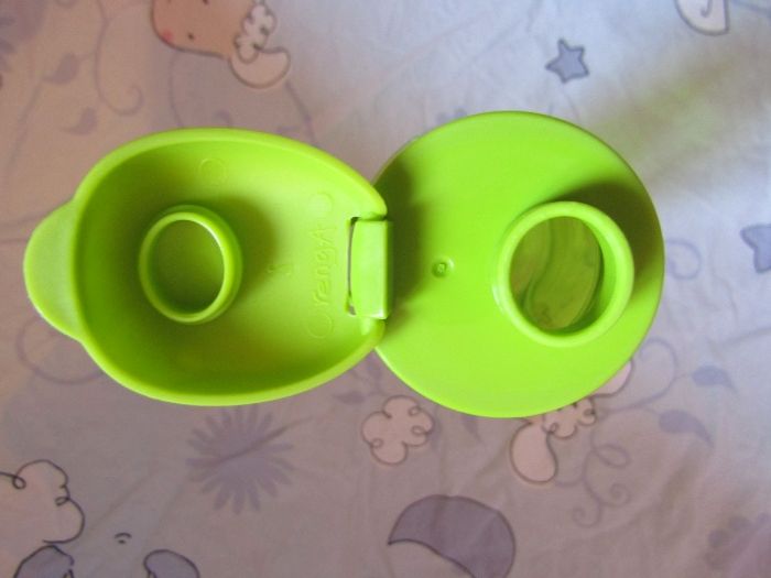 Пластмасово шише за вода