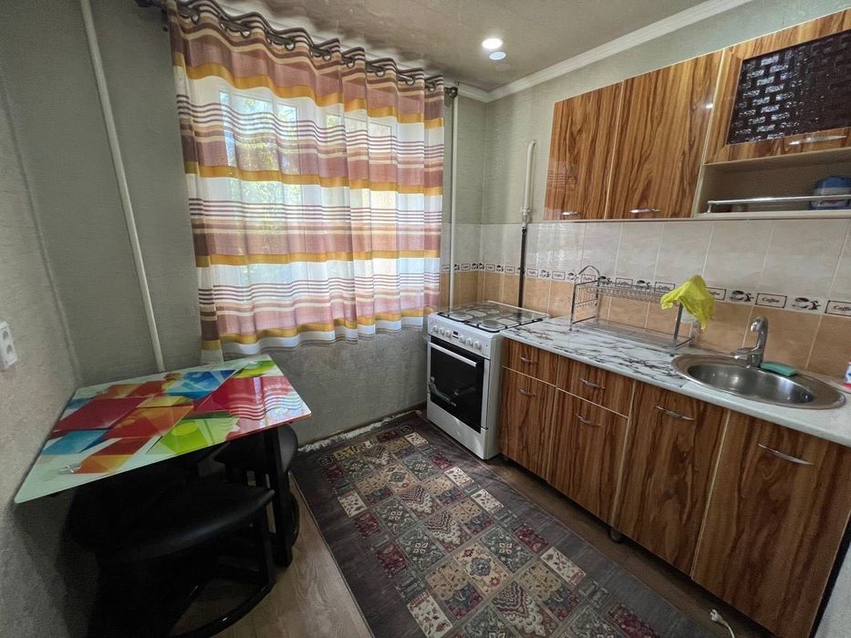 Сдается 1 комнатная квартира 
С мебелью 
В горде Алмалыке