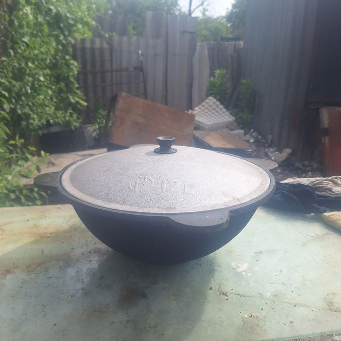Продам казан чугунный