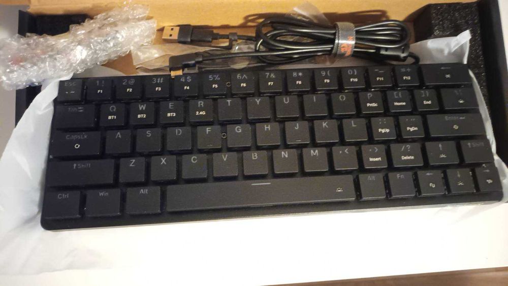 Tastatura mecanica wireless/wired Redragon Elise Pro (mini) - cutie, nefolosita
