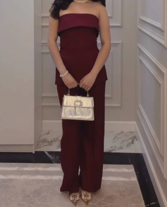 Бардовая двойка с брюками клеш с корсетом