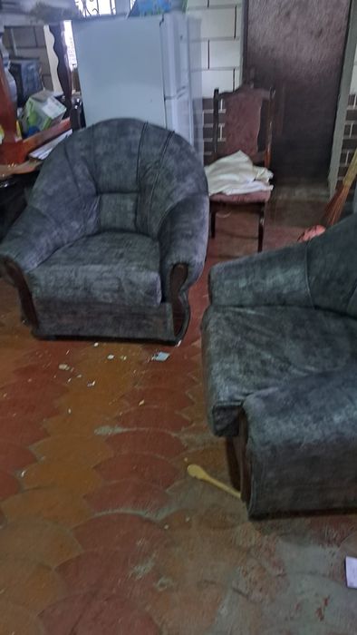 Срочно продам диван