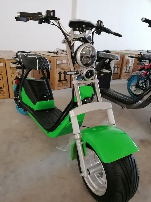 Scuter electric nou cu baterie detașabila
