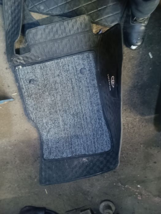 9 д полики от тойота ленд крузер200