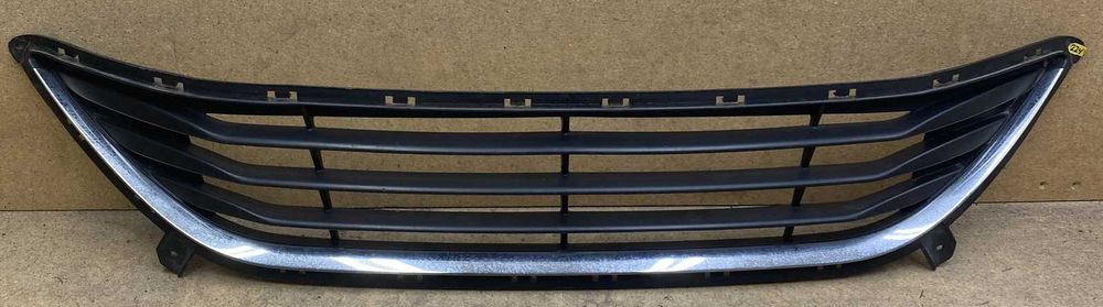 Решетка переднего бампера на Элантра 2011/ Hyundai Elantra 2011 (Хром)