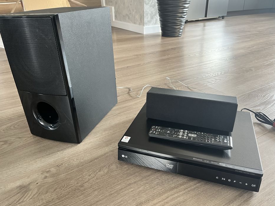 Sistem 5.1 Home Theater LG LHD657 cu bluetooth HDMI OUT