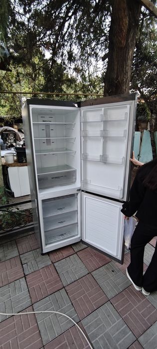 Холодильник Samsung no frost хорошем рабочем состоянии