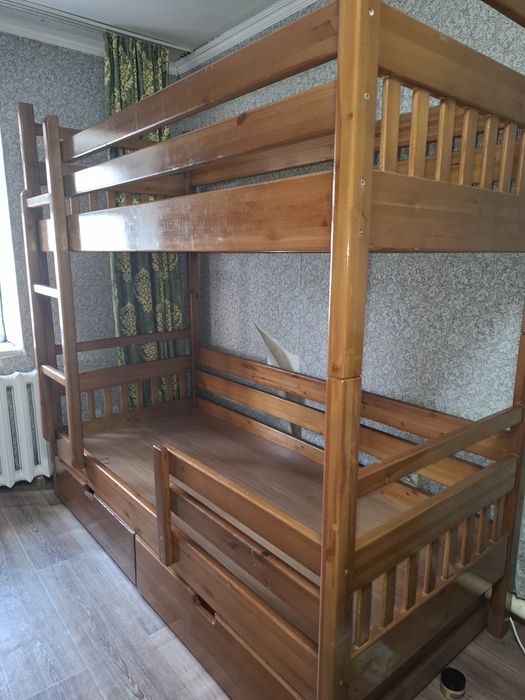 Двухярусная кровать