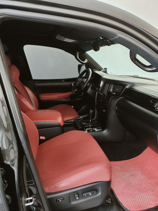 Lexus LX570 rangi qora