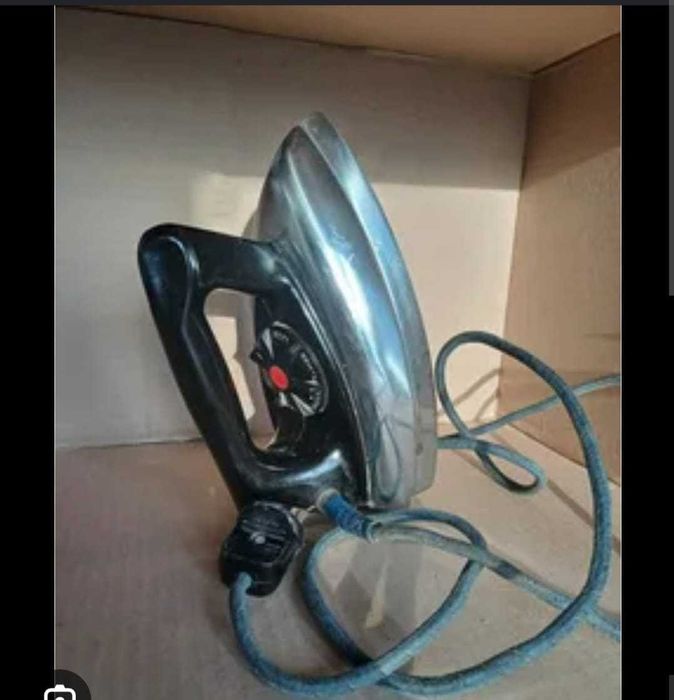 Продам советский утюг
