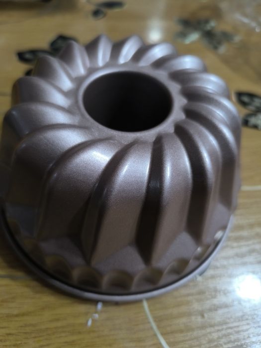 Продавам чисто нови форми за кекс