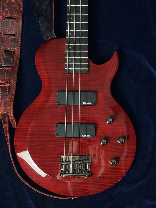 Clevan бас гитара