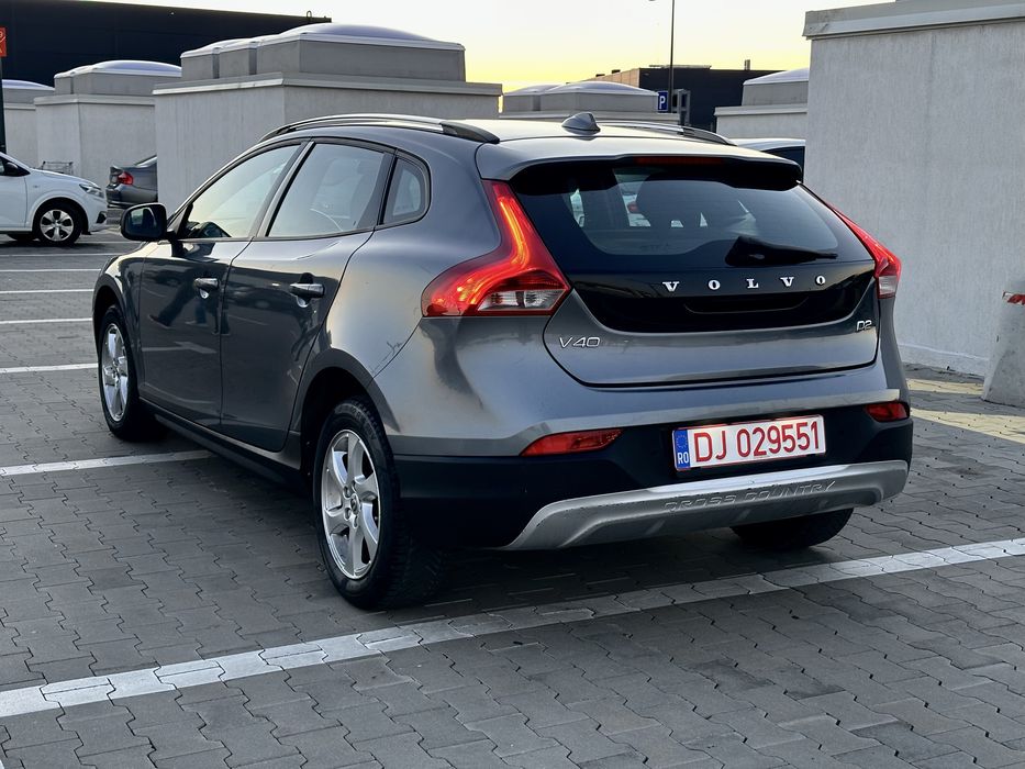 VOLVO V40 2016 — imagine 4